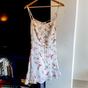 Trixxi Clothing Company Size M White Floral Dress